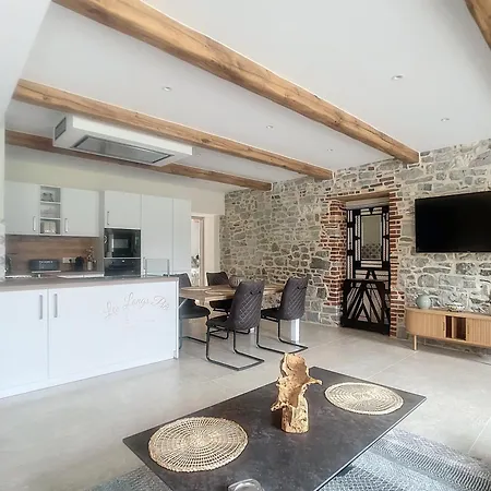 Les Longs Pres Апартаменты Lompret