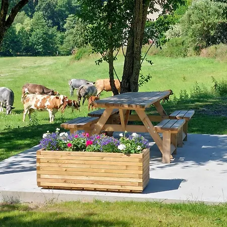 Les Longs Pres Апартаменты Lompret