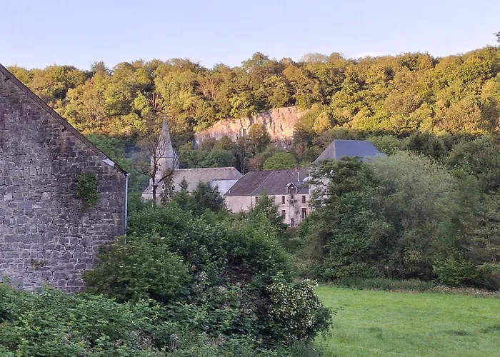 Les Longs Pres Apartment *