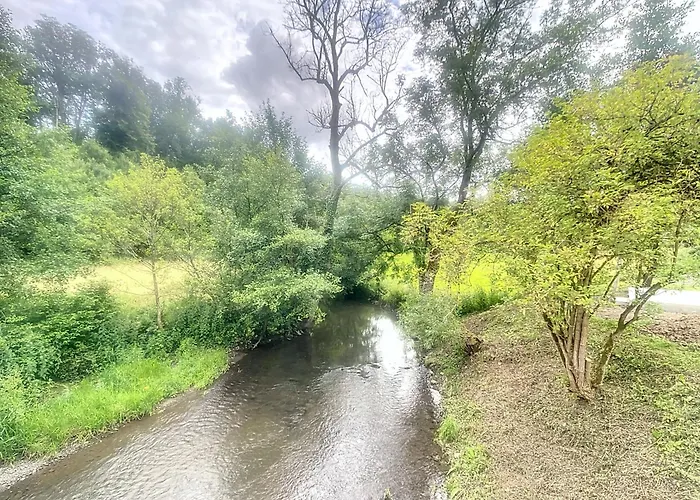 Les Longs Pres Apartment